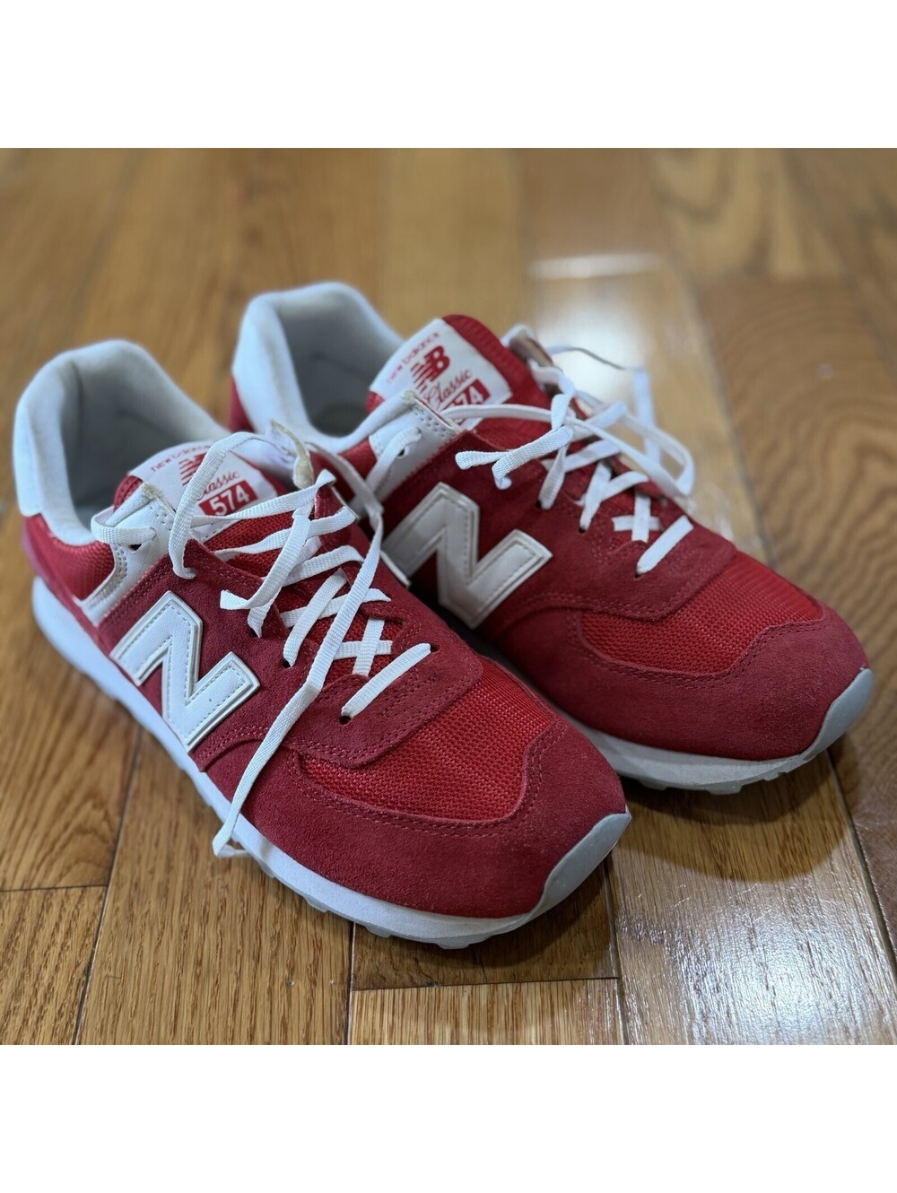 Size 8.5 US Men’s New Balance Low Cut Sneakers Red And White ML574P12